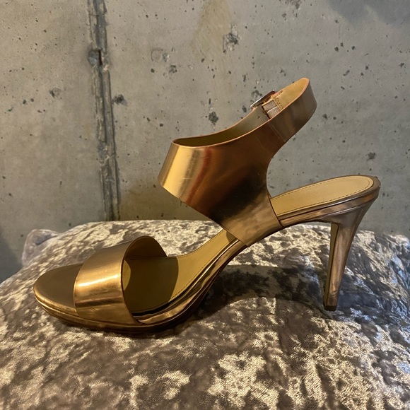 Micheal Kors Rose Gold Stilletto Heels size 9 prom - Picture 6 of 8